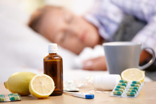 Kombinacija analgetika, antihistaminika i dekongestiva u terapiji prehlade - kako najbrže postići efekat?